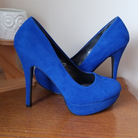 NWOT-Ardene- Royal Blue heels - Picture 2 of 4